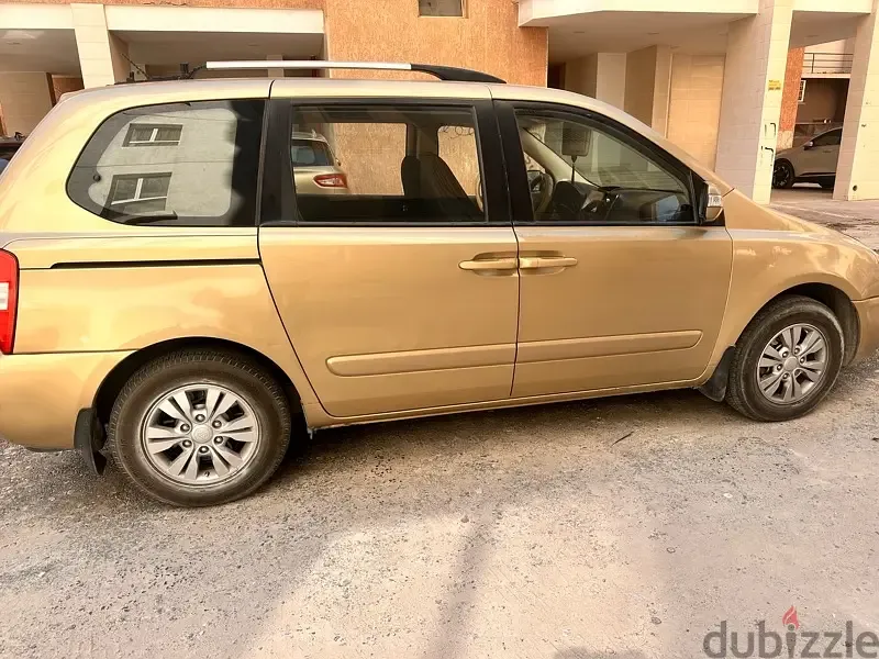 Kia Carnival 2011